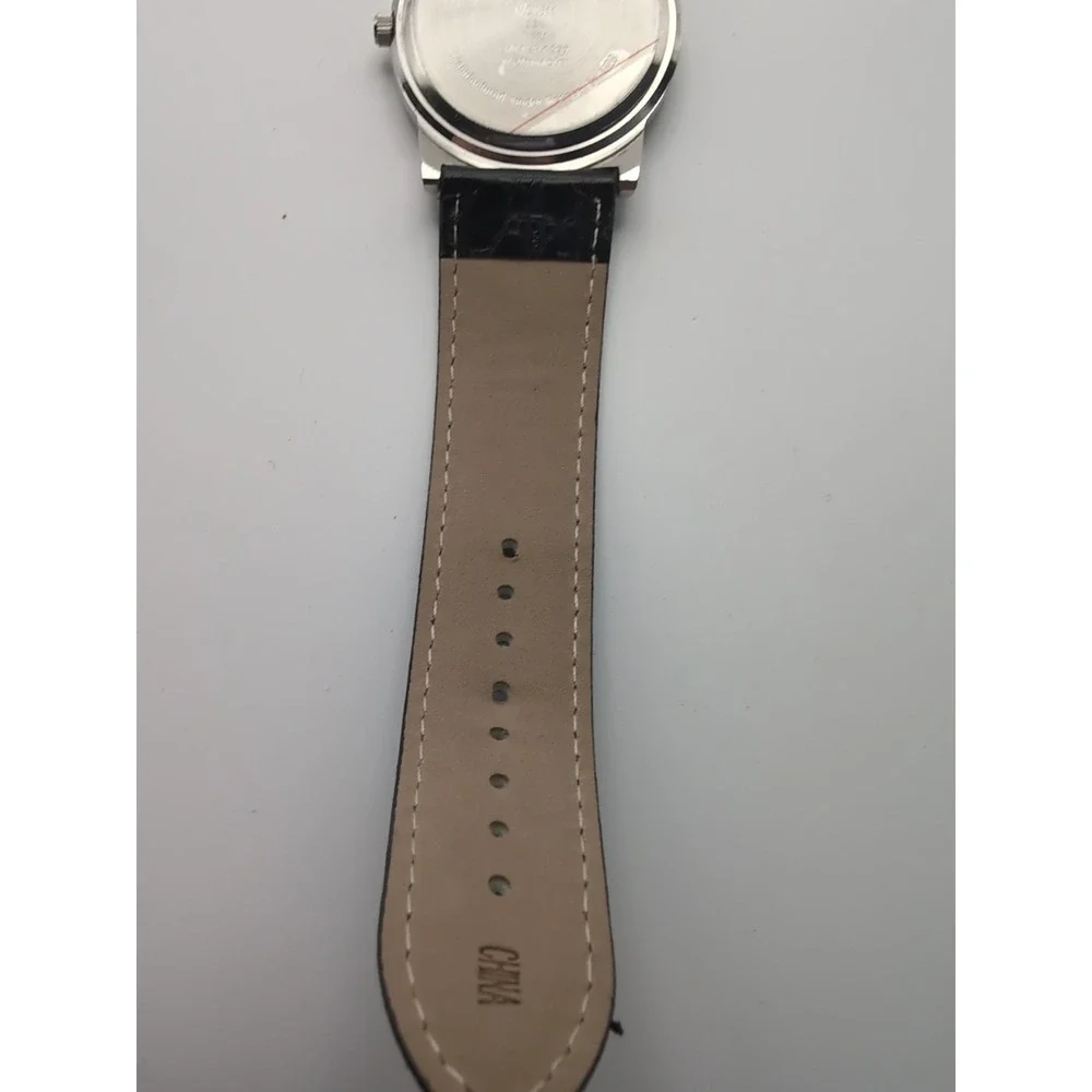 NOS Mickey Mouse Watch With Tin.‎ Needs Battery